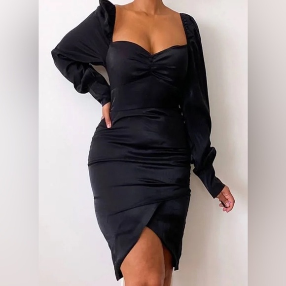 PrettyLittleThing Plus Black Shimmer Ruched Detail Puff Sleeve Bodycon Dress,NWT - Picture 1 of 16